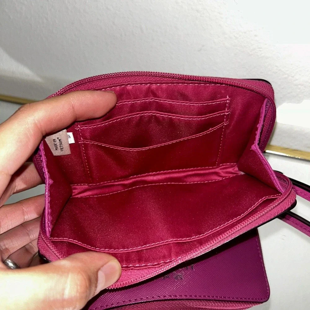 Coach Purple Fuchsia Textured Leather Zip Around‎ Purse Bag Wallet Wristlet